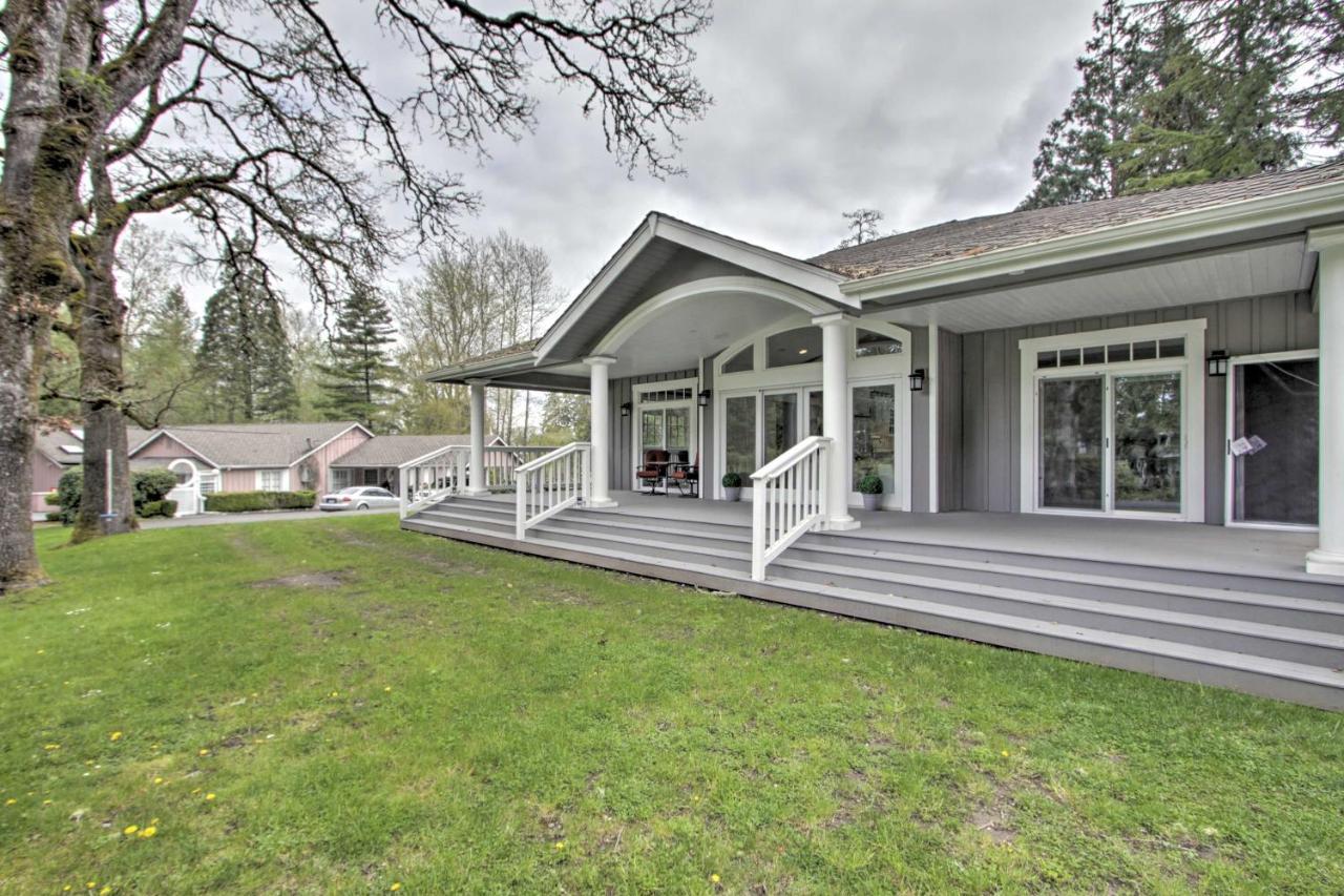 Contemporary Tacoma Cottage With Deck And Pond! Экстерьер фото