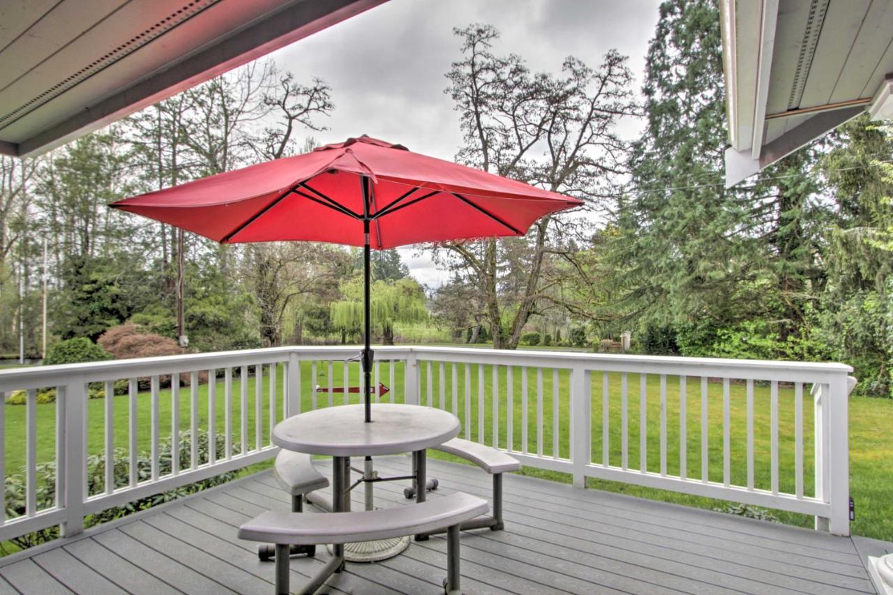 Contemporary Tacoma Cottage With Deck And Pond! Экстерьер фото